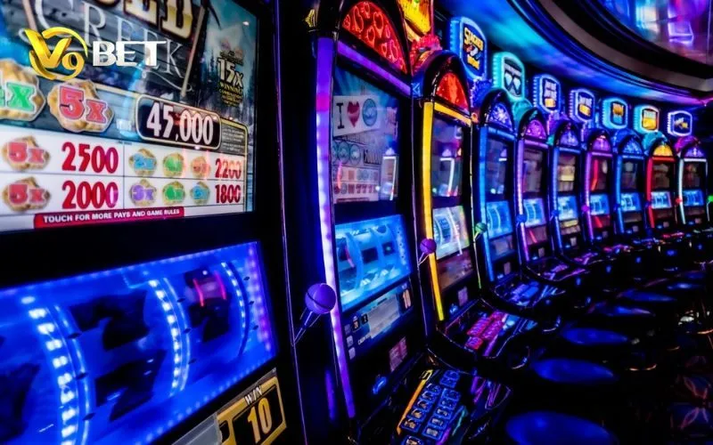Người dùng kiểm tra luật bàn và giới hạn vốn trước khi vào Casino V9BET